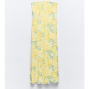 ZARA Strapless Tulle Dress.
Yellow Strapeless Dress